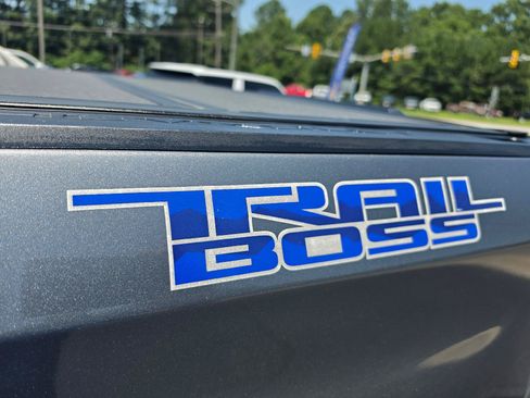 Used 2020 Chevrolet Silverado 1500 Custom Trail Boss w/ Custom Convenience Package AWD/4WD image 17