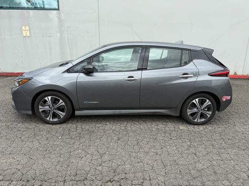 Used 2018 Nissan Leaf SL w/ SL Technology Package image 2