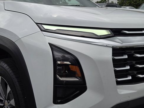 Used 2025 Chevrolet Equinox LT FWD image 4