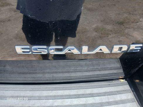 Used 2011 Cadillac Escalade AWD w/ Touring Package image 15