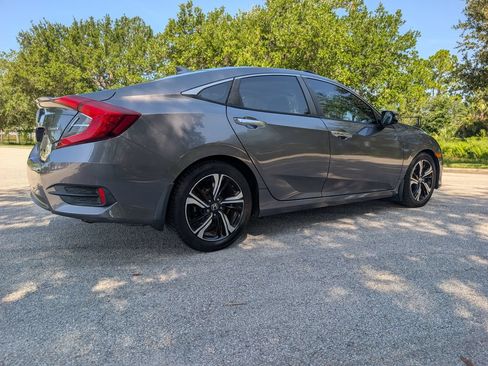 Used 2017 Honda Civic Touring image 7
