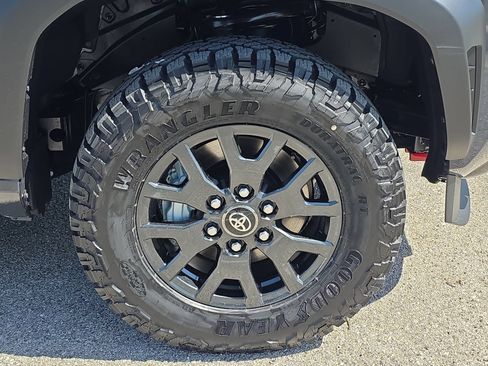New 2026 Toyota 4Runner SR5 AWD/4WD image 27