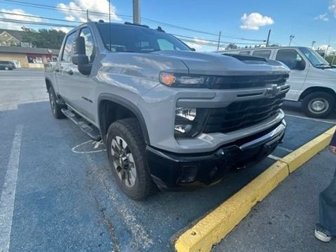 Used 2024 Chevrolet Silverado 2500 Custom w/ Custom Value Package AWD/4WD image 4
