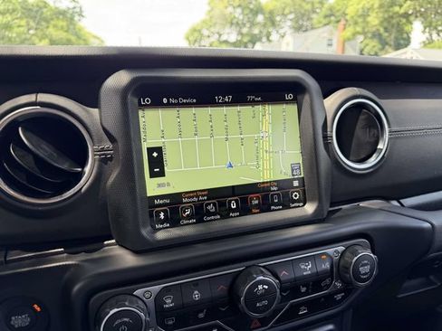 Used 2022 Jeep Wrangler Unlimited Sahara w/ LED Lighting Group AWD/4WD image 25