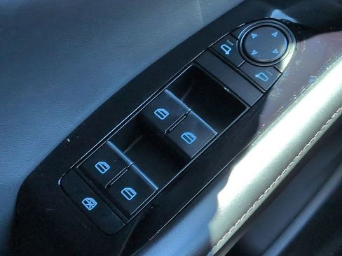 New 2026 MAZDA MAZDA3 Hatchback w/Premium Plus Pkg image 23