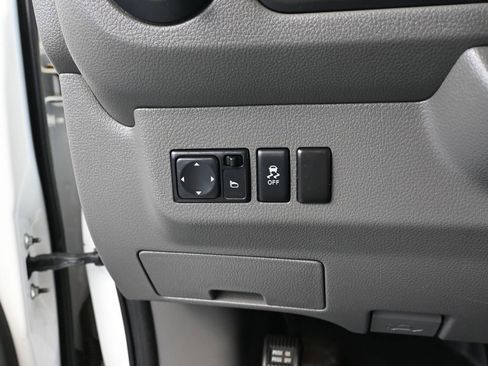 Used 2019 Nissan NV 2500 SV image 28