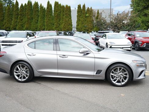 Used 2022 Genesis G70 2.0T image 4