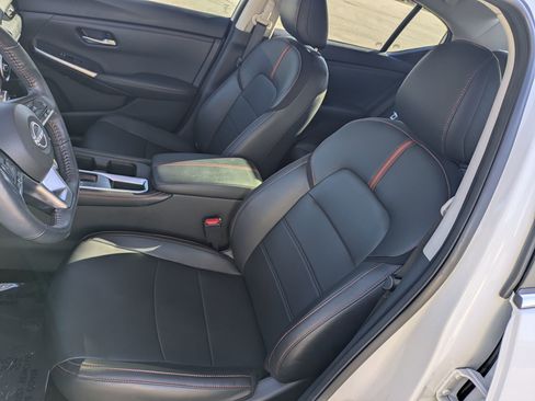 Used 2024 Nissan Sentra SR w/ SR Premium Package image 18