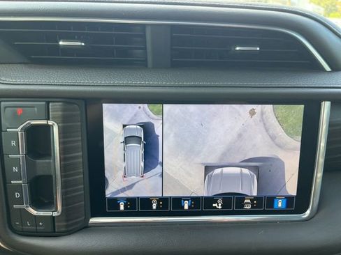 Used 2021 GMC Yukon XL Denali w/ Denali Premium Package image 29