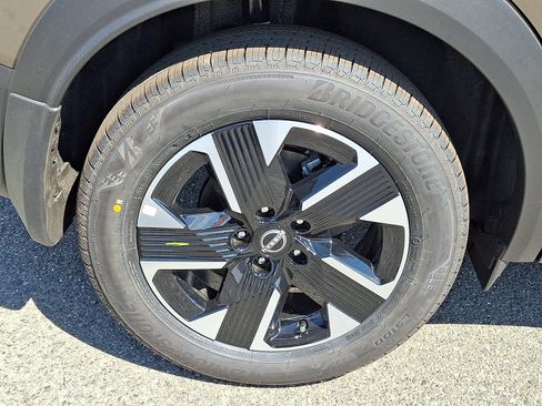 New 2026 Nissan Kicks SV w/ Cold Weather Package AWD/4WD image 6