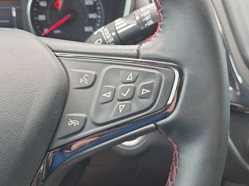 Used 2023 Chevrolet Equinox RS FWD image 13
