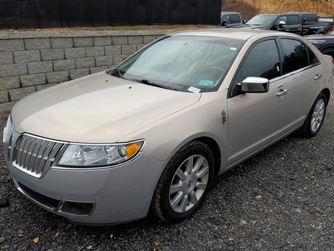 Used 2010 Lincoln MKZ Base image 2