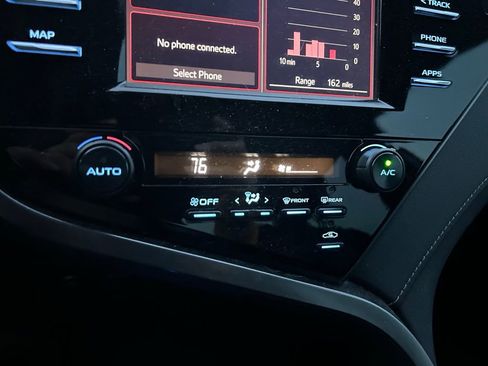 Used 2019 Toyota Camry SE image 26