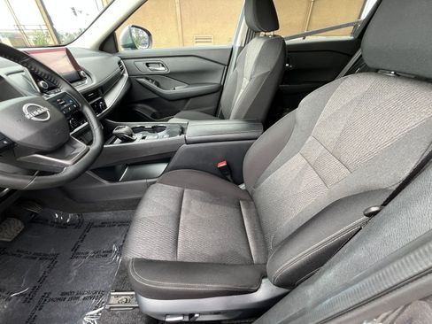 Used 2025 Nissan Rogue SV FWD image 29