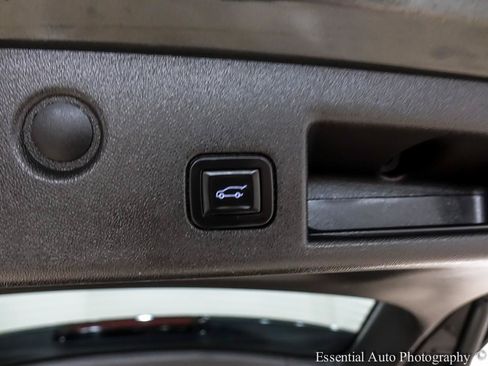 Used 2019 Chevrolet Equinox LT FWD image 27