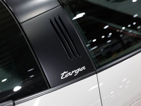 Used 2021 Porsche 911 Targa 4 image 18