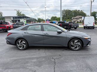 Used 2024 Hyundai Elantra Limited FWD video 2