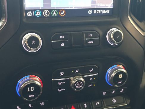 Used 2020 GMC Sierra 2500 AT4 w/ AT4 Premium Package AWD/4WD image 22