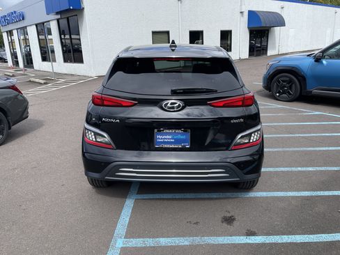 Certified 2023 Hyundai Kona Limited FWD image 4