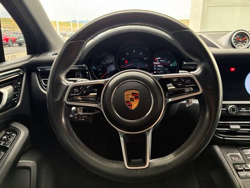 Used 2020 Porsche Macan image 22