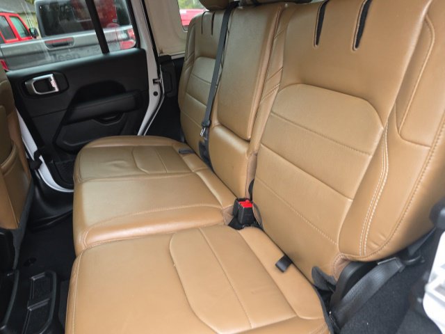 Used 2022 Jeep Wrangler Unlimited Sahara w/ Cold Weather Group AWD/4WD image 14
