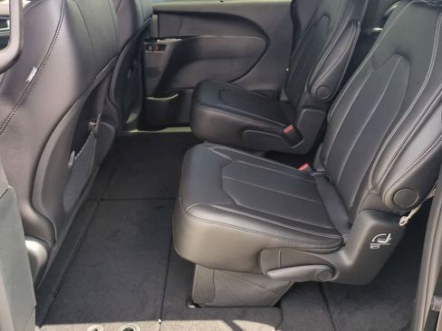 New 2026 Chrysler Voyager LX image 20