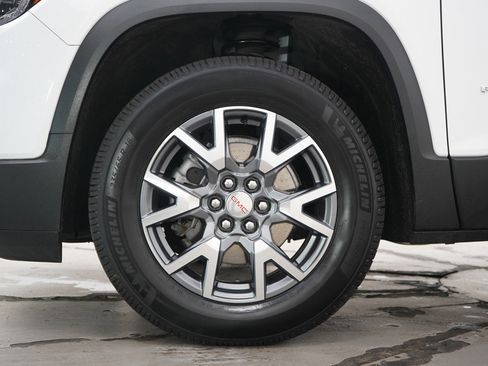 Used 2023 GMC Acadia SLT AWD/4WD image 32