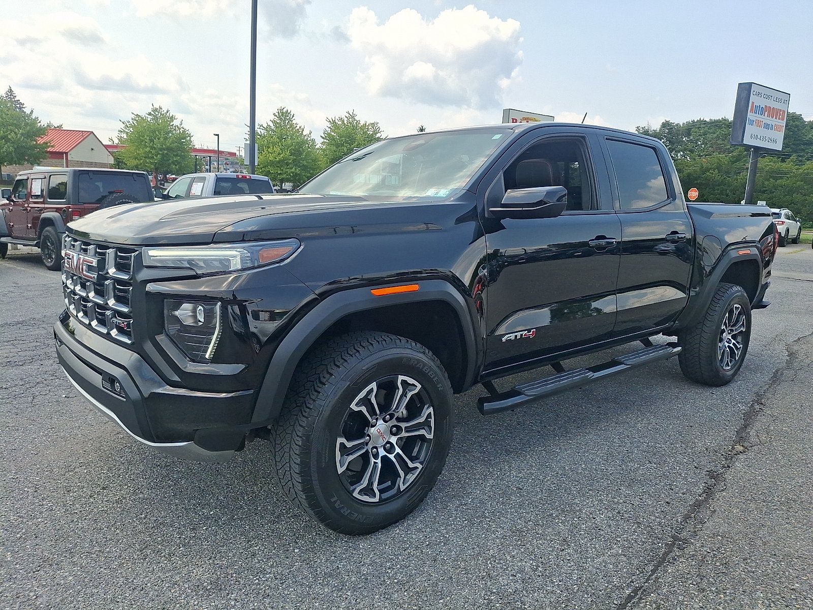 Used 2023 GMC Canyon AT4 w/ AT4 Premium Package AWD/4WD image 3