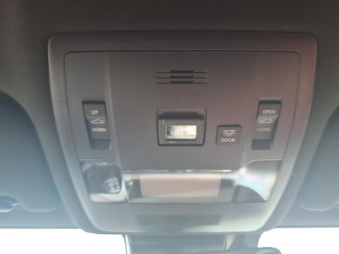 Used 2024 Lexus IS 500 RWD image 27