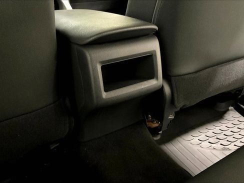 Certified 2020 Toyota Camry LE image 35