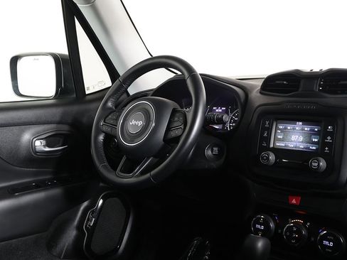 Used 2017 Jeep Renegade Altitude image 20