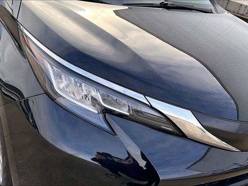 Used 2022 Toyota Sienna XLE w/ XLE Plus Package image 29