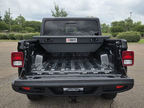 Used 2023 Jeep Gladiator Overland AWD/4WD image 35