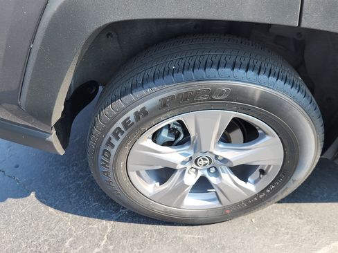 Certified 2025 Toyota RAV4 XLE AWD/4WD image 27