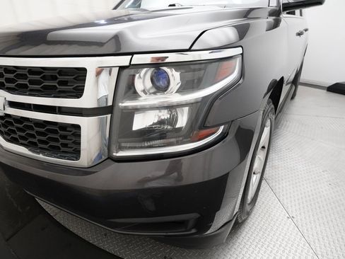 Used 2017 Chevrolet Suburban LT image 24