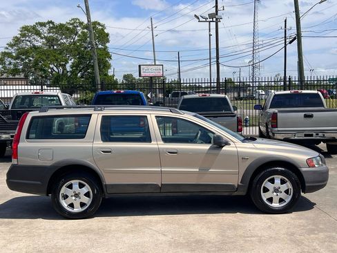 Used 2002 Volvo V70 Cross Country AWD/4WD image 6
