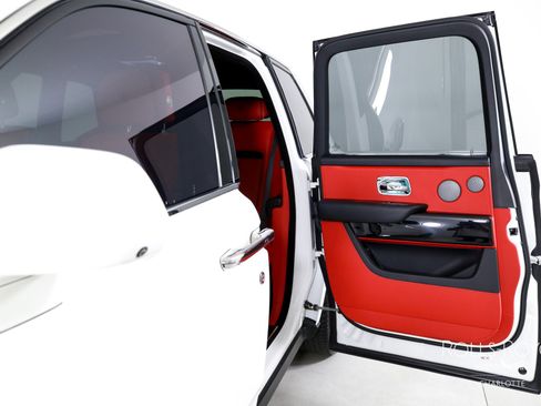 Used 2020 Rolls-Royce Cullinan image 17