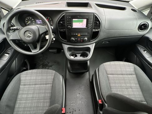 Used 2016 Mercedes-Benz Metris Passenger image 21