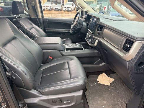 Used 2022 Ford Expedition XLT AWD/4WD image 16
