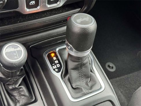 Used 2023 Jeep Wrangler Sport S image 31