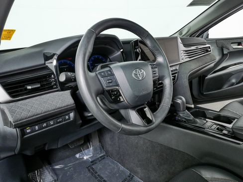 Used 2025 Toyota Camry XLE w/ Premium Plus Package FWD image 4
