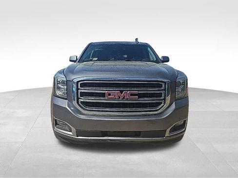 Used 2019 GMC Yukon XL SLT image 3