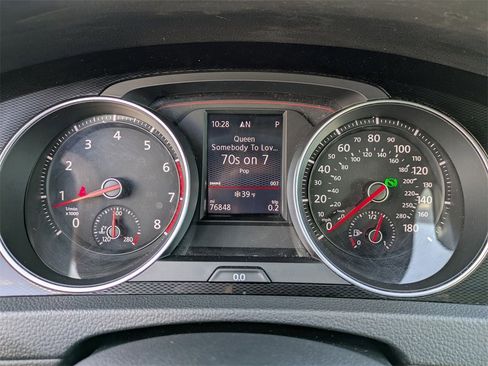 Used 2017 Volkswagen GTI SE image 20