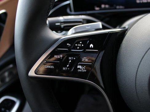 Used 2024 Mercedes-Benz E 350 4MATIC Sedan image 18