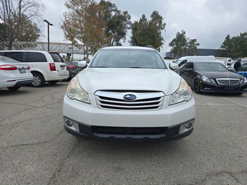 Used 2011 Subaru Outback 2.5i Premium w/ All-Weather Pkg image 6