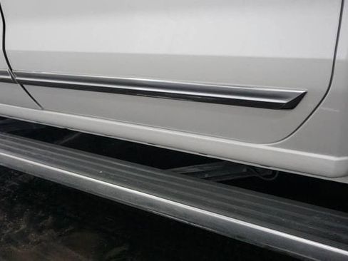 Used 2024 Chevrolet Silverado 1500 High Country w/ High Country Premium Package AWD/4WD image 18