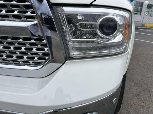 Used 2017 RAM 1500 Laramie w/ Convenience Group AWD/4WD image 12