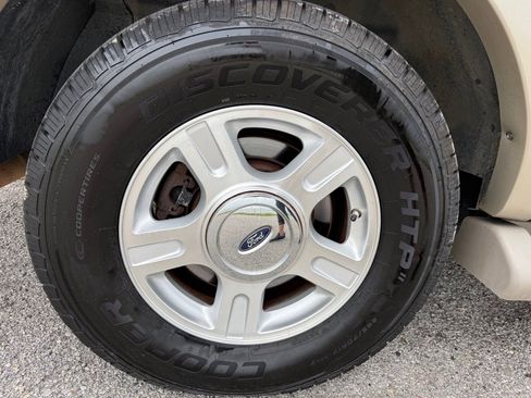 Used 2005 Ford Expedition Eddie Bauer RWD image 22