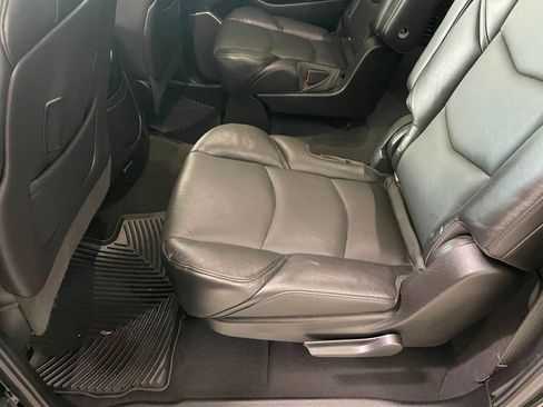 Used 2018 Cadillac Escalade ESV Luxury image 21