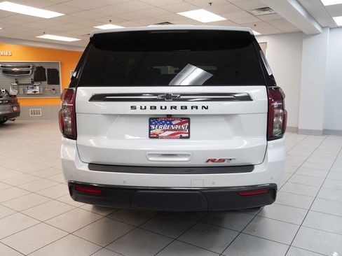 Used 2022 Chevrolet Suburban RST w/ Luxury Package AWD/4WD image 8